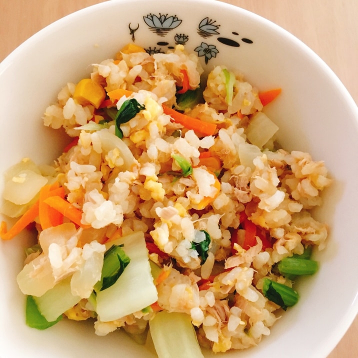 ＊幼児食＊野菜たっぷりツナ炒飯